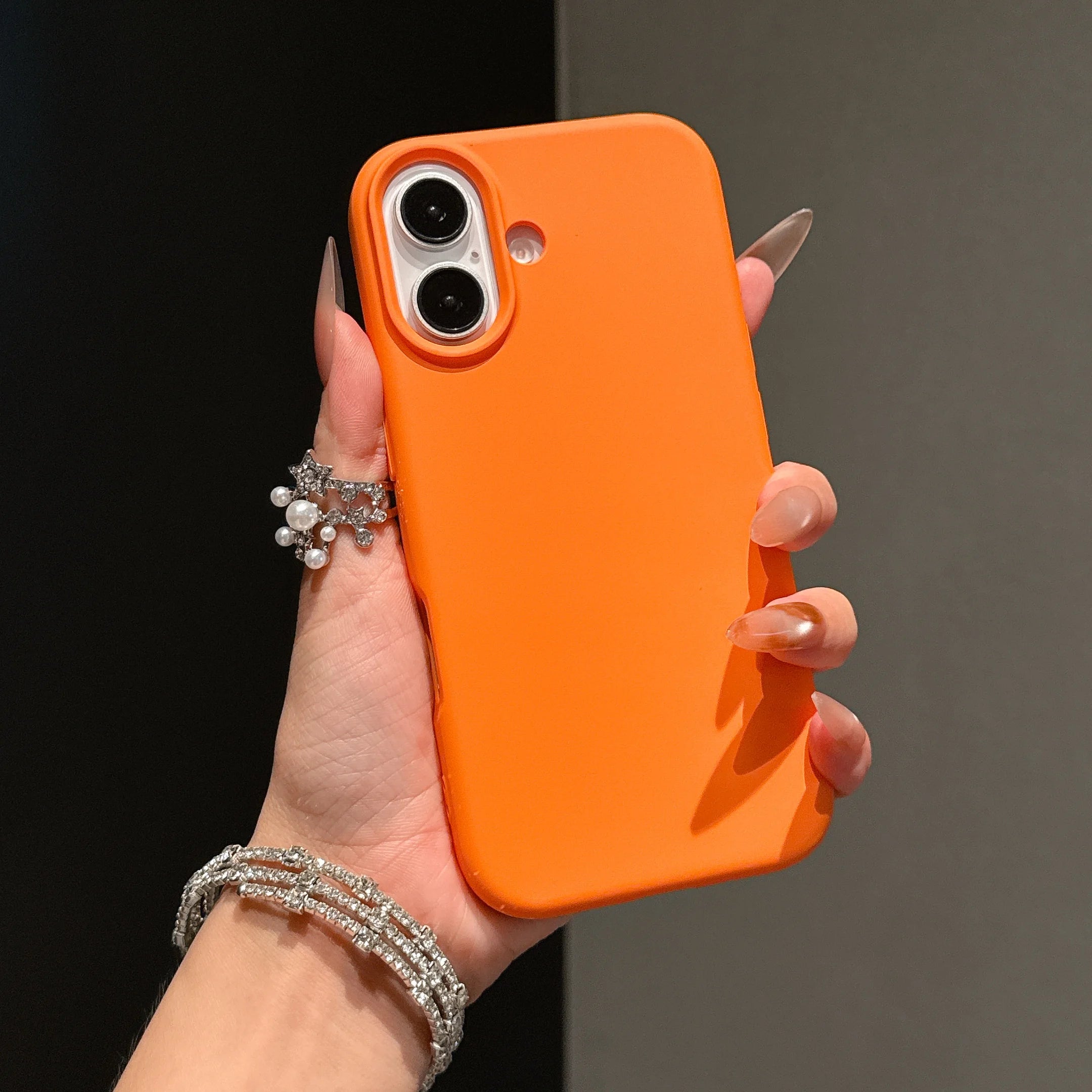 Funda de Silicona Líquida Premium para iPhone — Antideslizante, Suave y Elegante