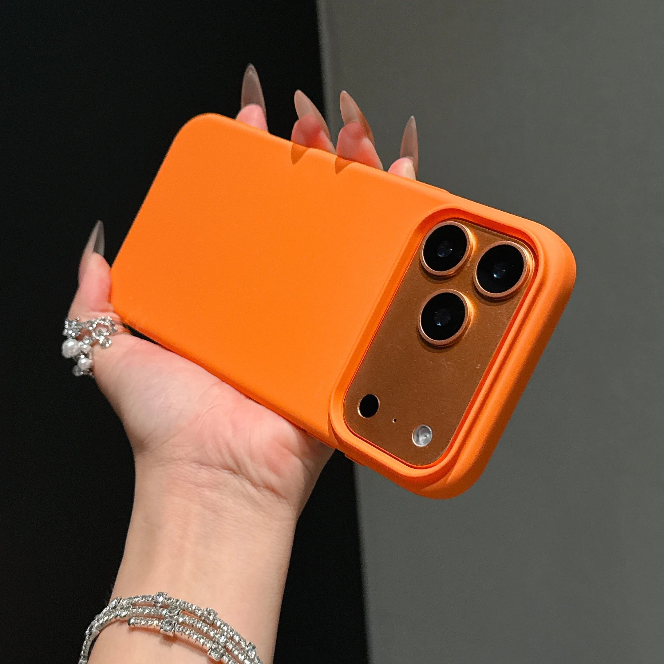 Funda de Silicona Líquida Premium para iPhone — Antideslizante, Suave y Elegante